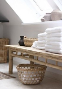 Badkamer met bamboe en hout