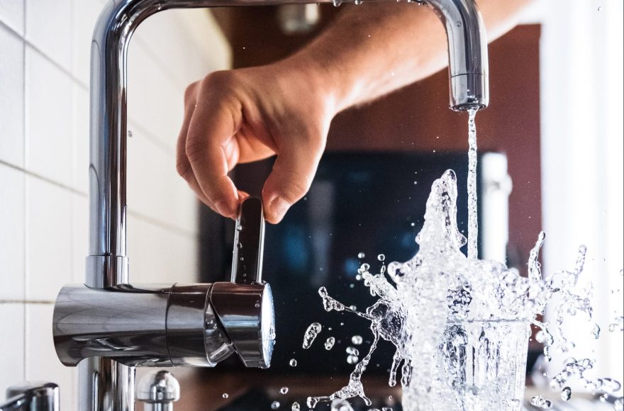 Wat doet een wateronderharder en wat heb je er aan?